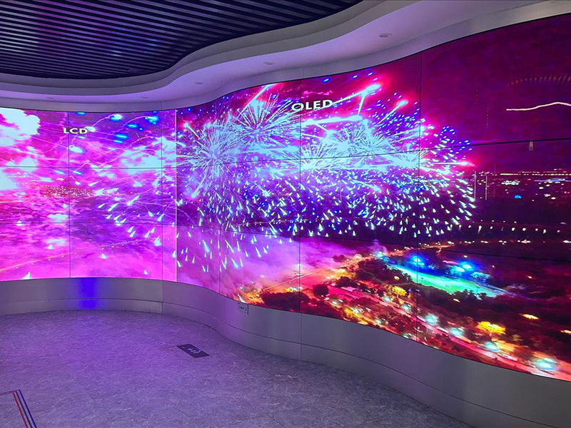 From G6 to G8.6, Huazhou Machinery's precision etching equipment helps domestically produced FMMs achieve a generational leap.